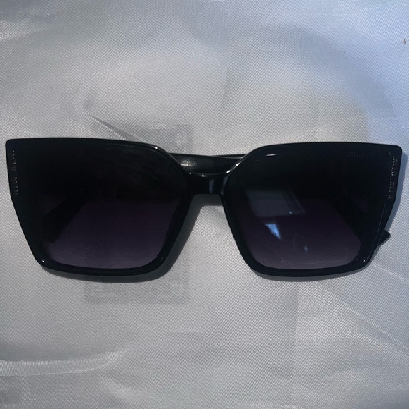 Designer Inspired Black Sunglasses main image 6
